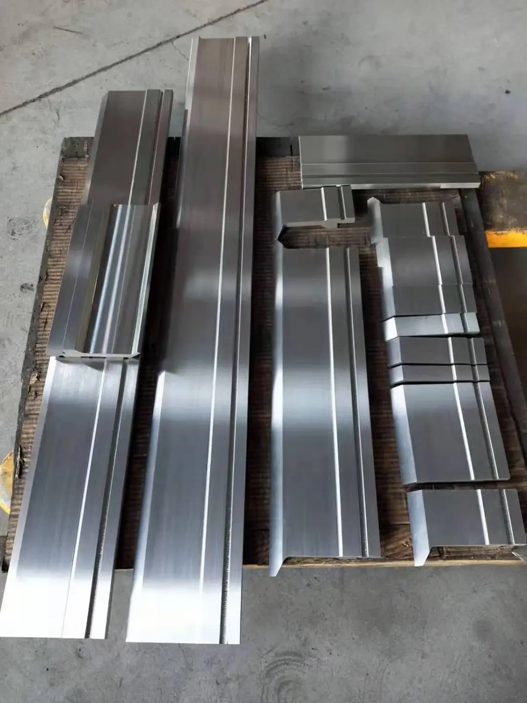 Standard Punches standard press brake tooling