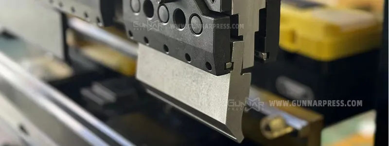 Common Press Brake Tooling Standards and Interface Analysis
